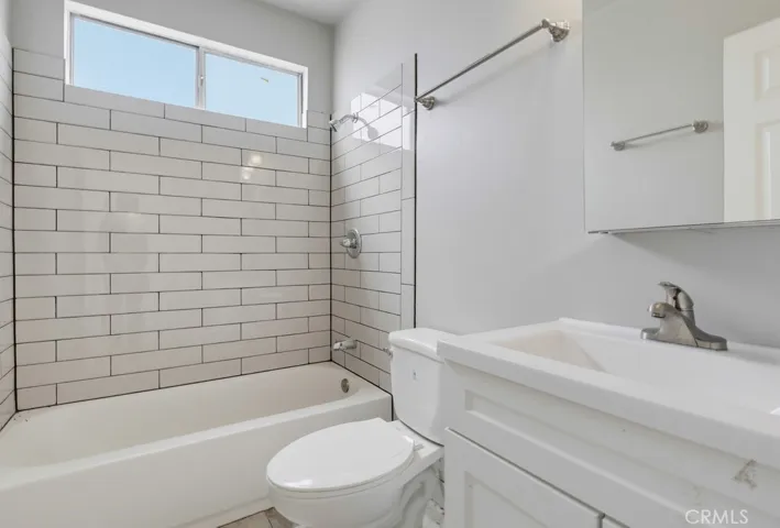 Unit 4 - Bathroom