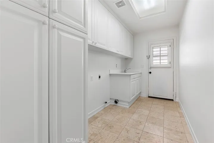 901 Spring Tide Drive, Newport Beach, California 92660