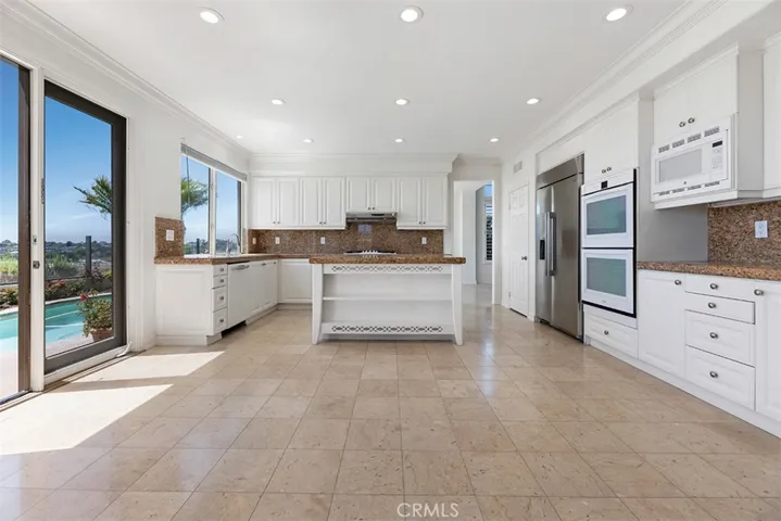 901 Spring Tide Drive, Newport Beach, California 92660