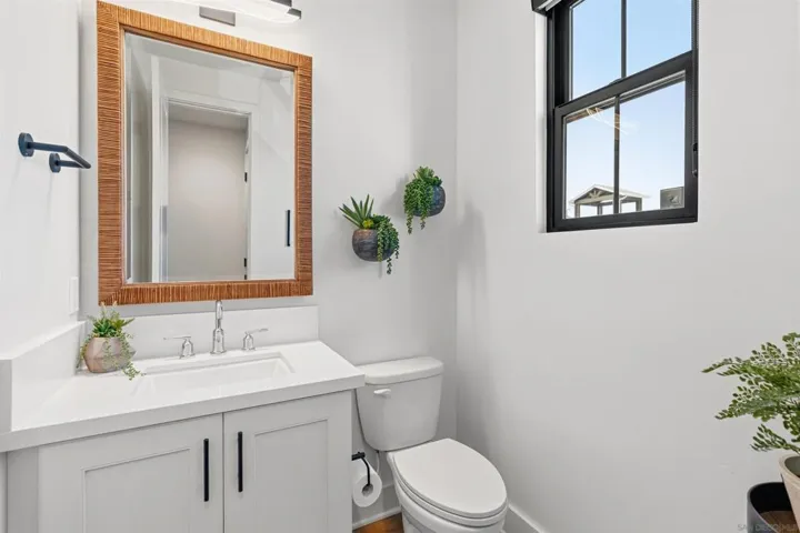 1602 San Remo Place 201, Encinitas, California 92024