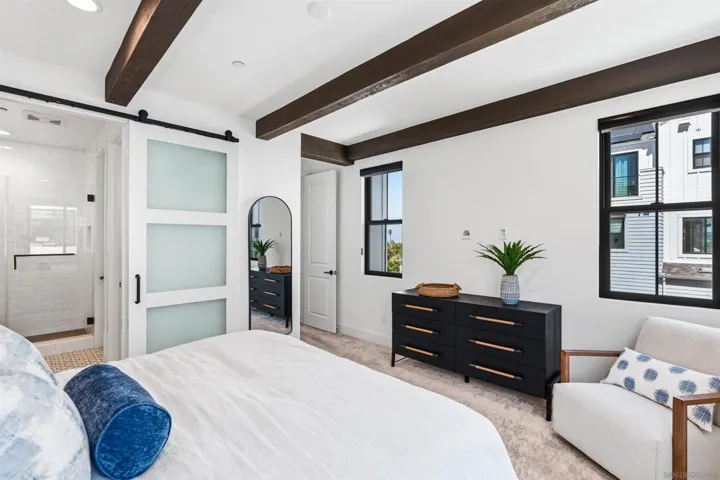 1602 San Remo Place 201, Encinitas, California 92024
