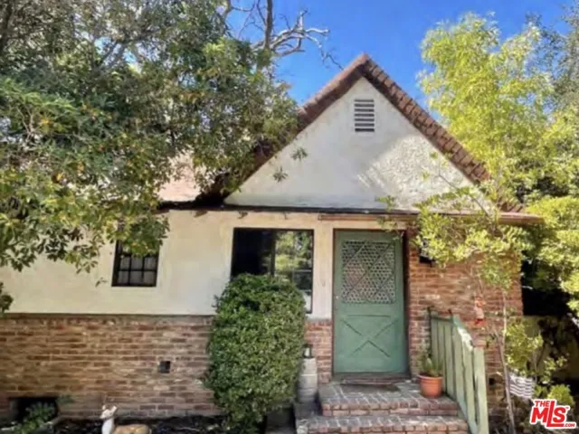 5019 Genesta Avenue, Encino, California 91316