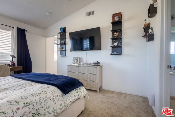 12110 Via Santa Rosa, Los Angeles, California 91342