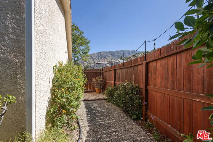 12110 Via Santa Rosa, Los Angeles, California 91342