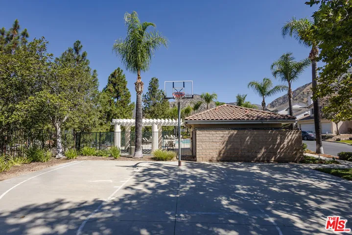 12110 Via Santa Rosa, Los Angeles, California 91342