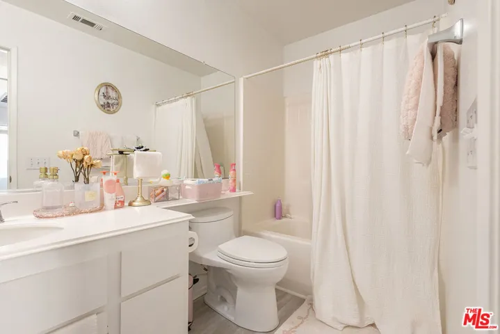 12110 Via Santa Rosa, Los Angeles, California 91342