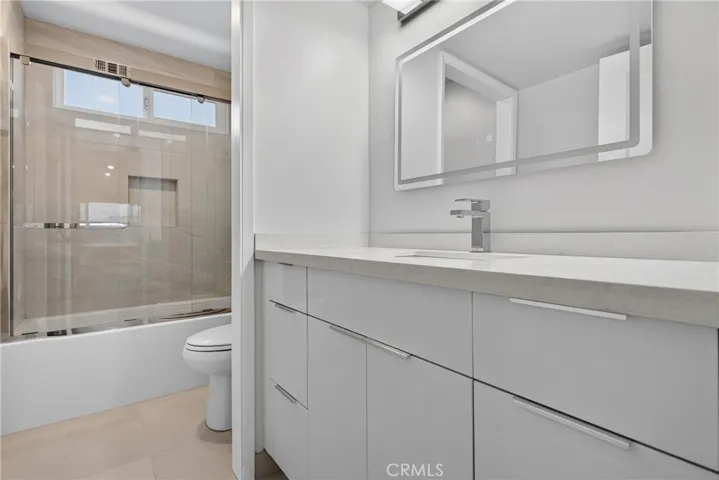 Downstairs Bathroom
