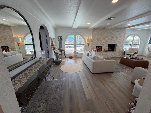 5827 Stallion Oaks Rd, El Cajon, California 92019