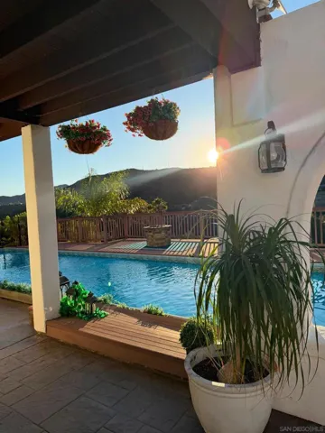 5827 Stallion Oaks Rd, El Cajon, California 92019