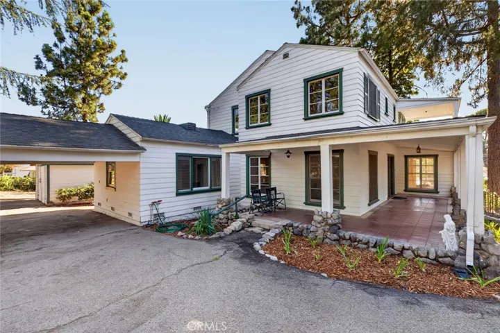 6604 Valmont, Tujunga, California 91042
