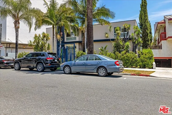 210 S Hamilton Drive 04, Beverly Hills, California 90211