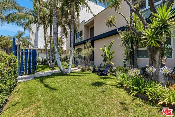 210 S Hamilton Drive 04, Beverly Hills, California 90211
