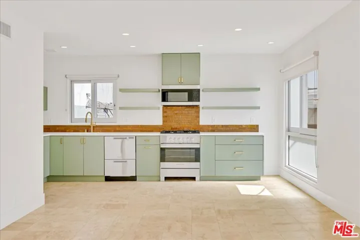 210 S Hamilton Drive 04, Beverly Hills, California 90211