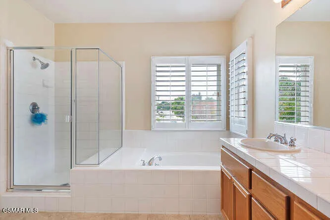 11805 Catania Ct Moorpark CA-small-034-0