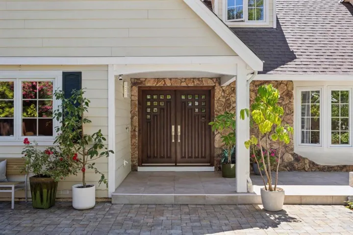20210 La Paloma Avenue, Saratoga, California 95070