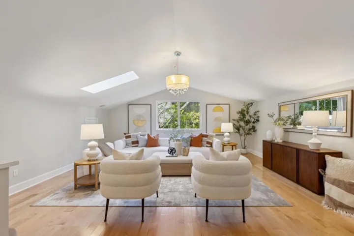 20210 La Paloma Avenue, Saratoga, California 95070