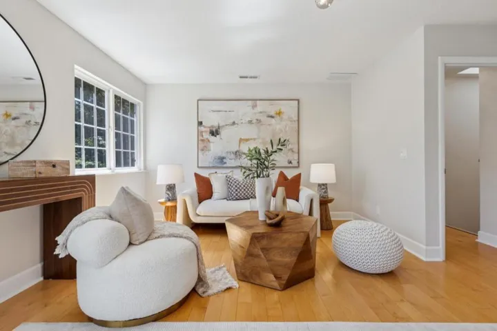 20210 La Paloma Avenue, Saratoga, California 95070
