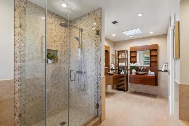 20210 La Paloma Avenue, Saratoga, California 95070