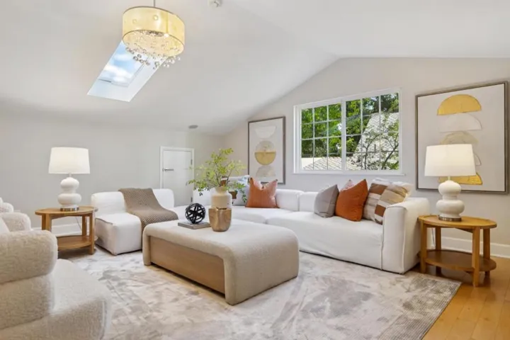 20210 La Paloma Avenue, Saratoga, California 95070