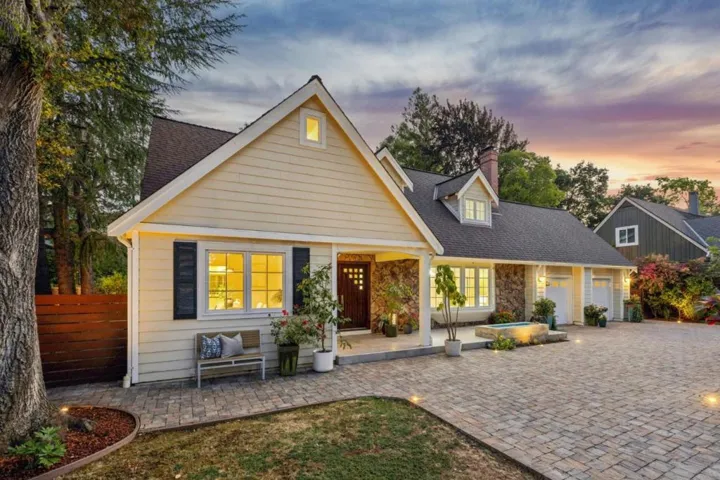 20210 La Paloma Avenue, Saratoga, California 95070