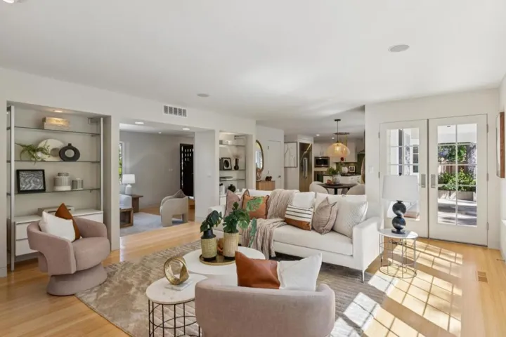 20210 La Paloma Avenue, Saratoga, California 95070
