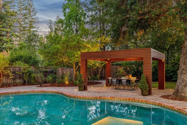 20210 La Paloma Avenue, Saratoga, California 95070