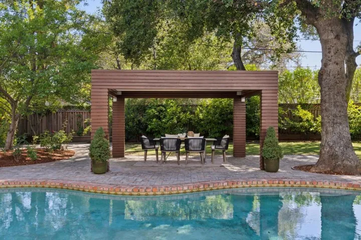 20210 La Paloma Avenue, Saratoga, California 95070