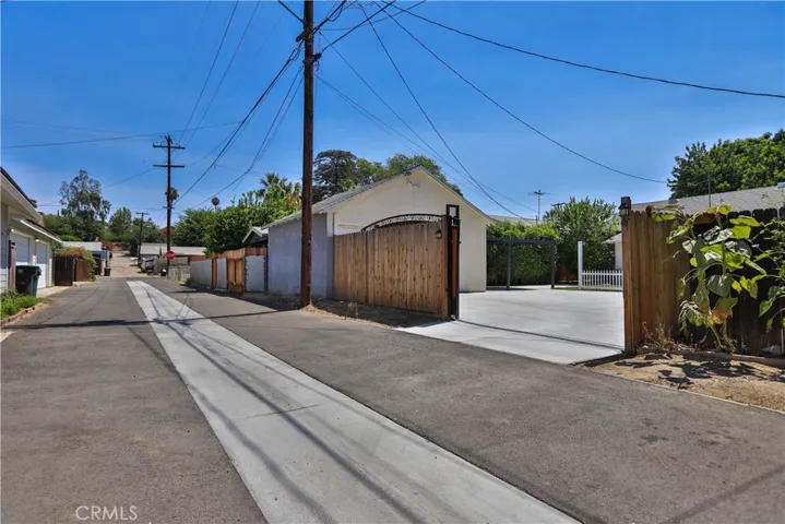 3031 Chestnut, Riverside, California 92501