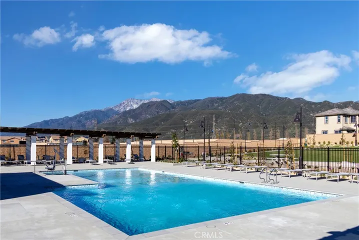 4933 Bracken Way, Fontana, California 92336