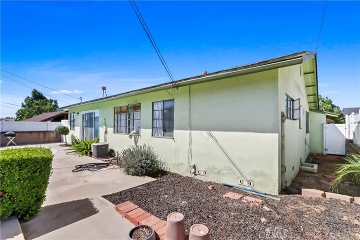 14751 San Esteban, La Mirada, California 90638