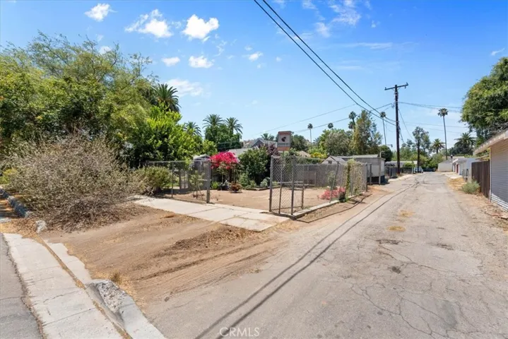 4303 Mission Inn Avenue, Riverside, California 92501