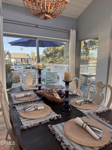 Dining by the water