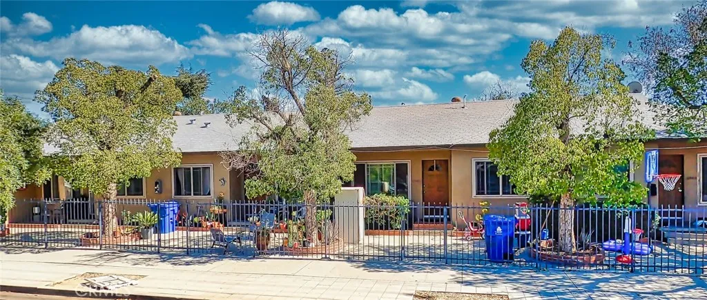 6944 Radford