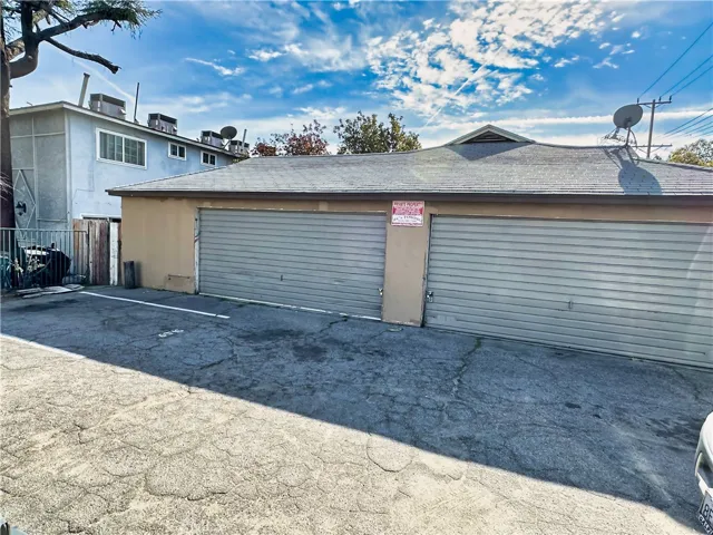 6944 Radford, North Hollywood, California 91605