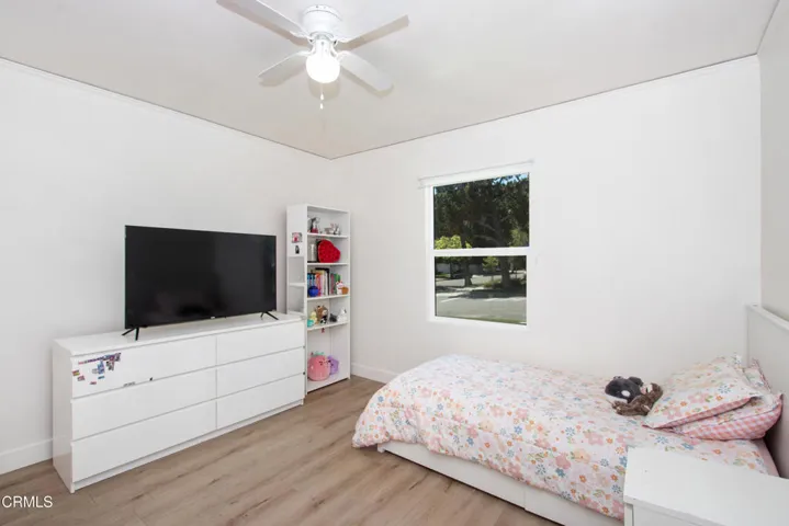23_Bedroom