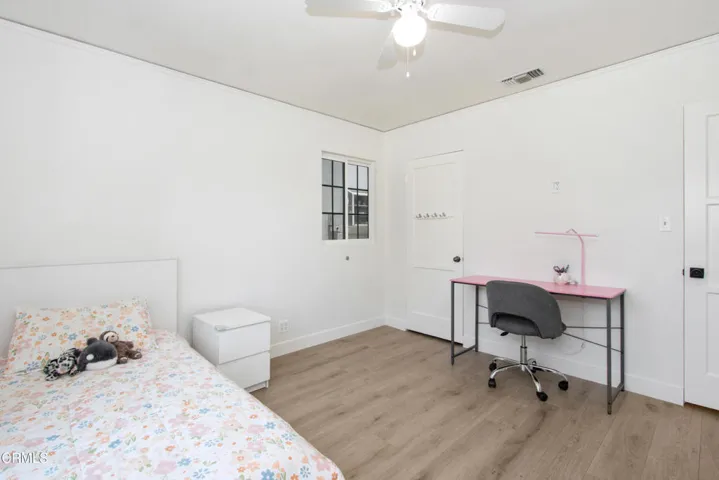 24_Bedroom