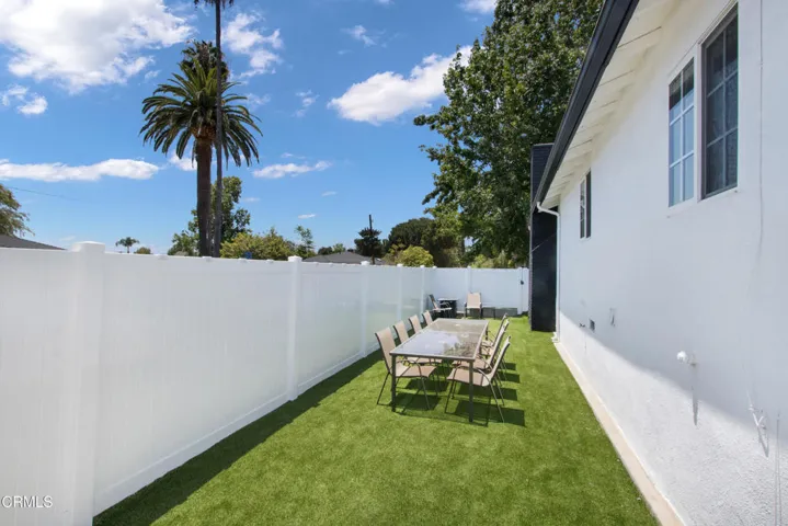 27_SideYard