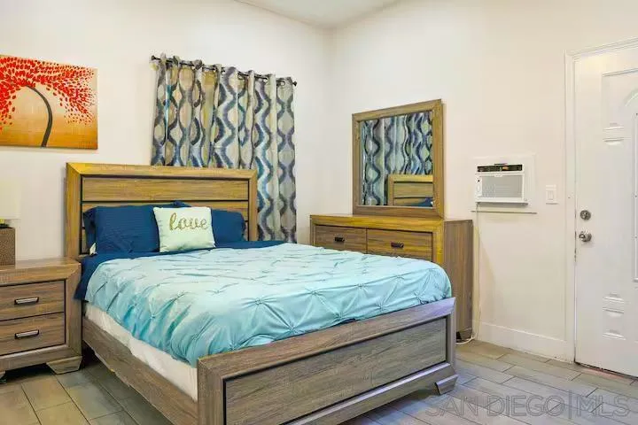 1747 1749 Fern, San Diego, California 92102 — photo 4