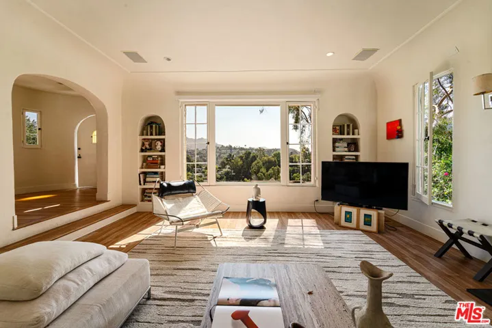 3001 Passmore Drive, Los Angeles, California 90068