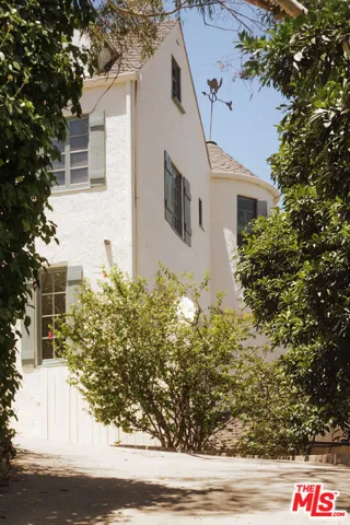 3001 Passmore Drive, Los Angeles, California 90068