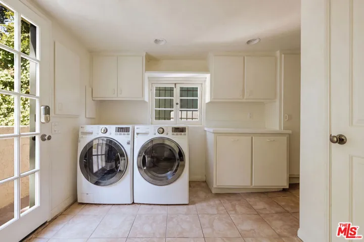 3001 Passmore Drive, Los Angeles, California 90068