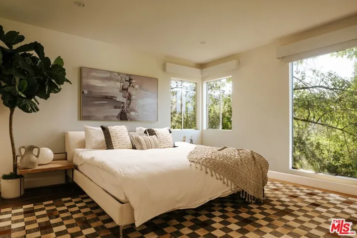 3001 Passmore Drive, Los Angeles, California 90068