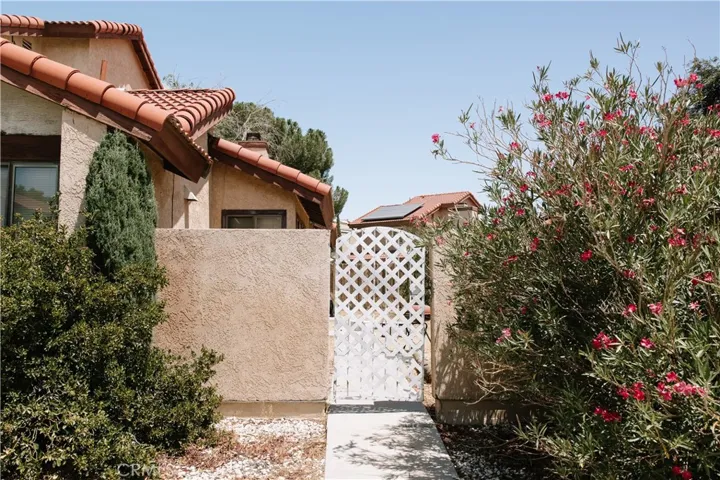 16196 Tokay, Victorville, California 92395