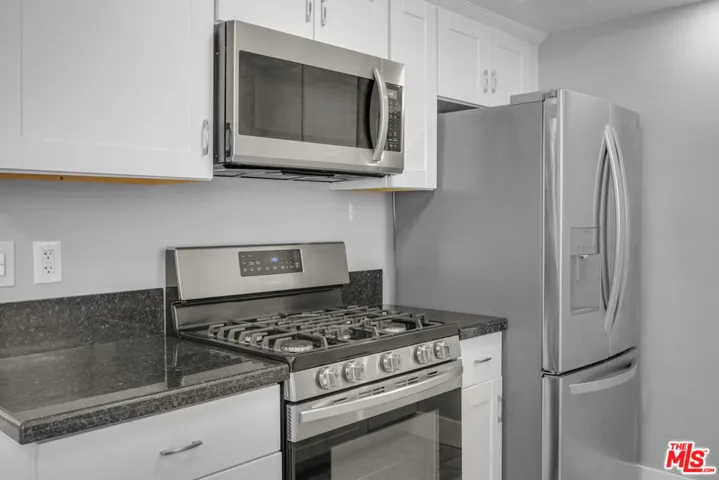 16144 W Sunset Boulevard 2, Pacific Palisades, California 90272