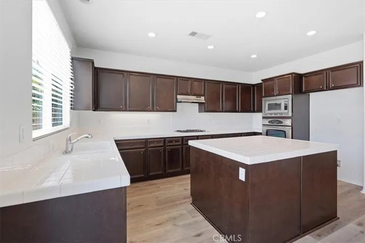 13118 Jardene Street, Corona, California 92880