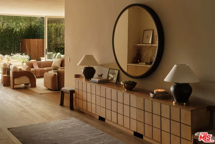 411 N Bowling Green Way, Los Angeles, California 90049