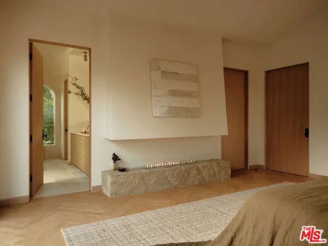 411 N Bowling Green Way, Los Angeles, California 90049