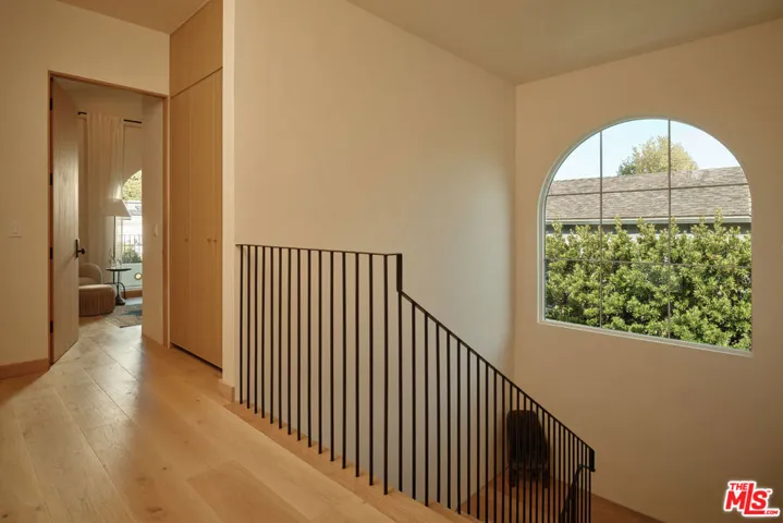 411 N Bowling Green Way, Los Angeles, California 90049