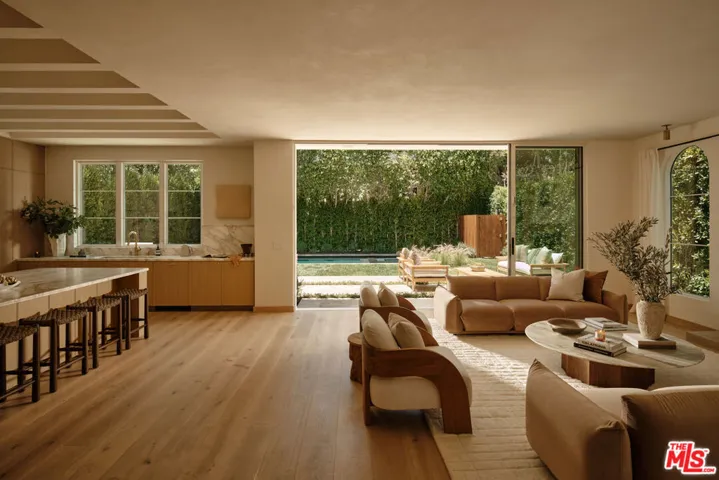 411 N Bowling Green Way, Los Angeles, California 90049