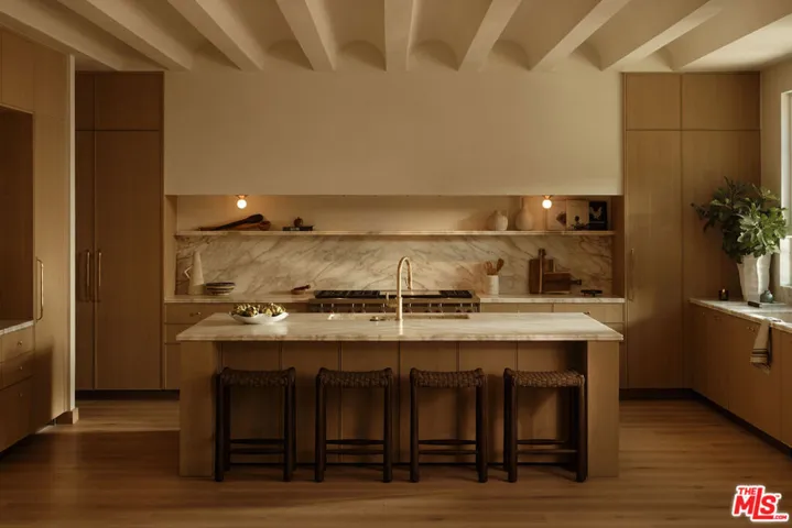 411 N Bowling Green Way, Los Angeles, California 90049